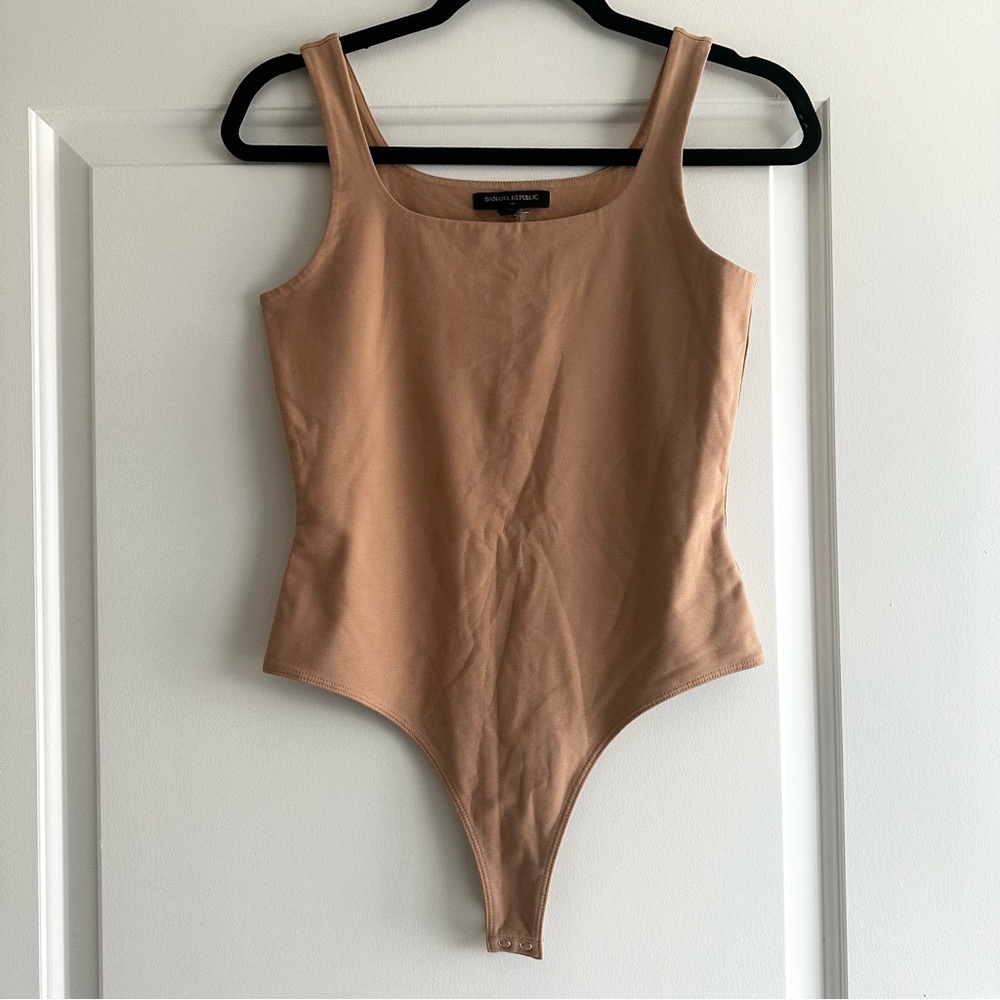 Banana Republic Tan Light Brown Nude Sleevelss Scoop Neck Bodysuit - Picture 2 of 6